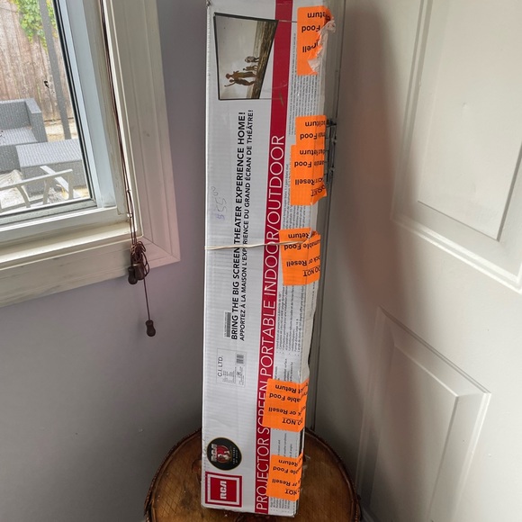 Projector - Picture 3 of 3